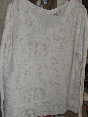 Athleta Cream V-Neck Pullover Top Oversized🎈